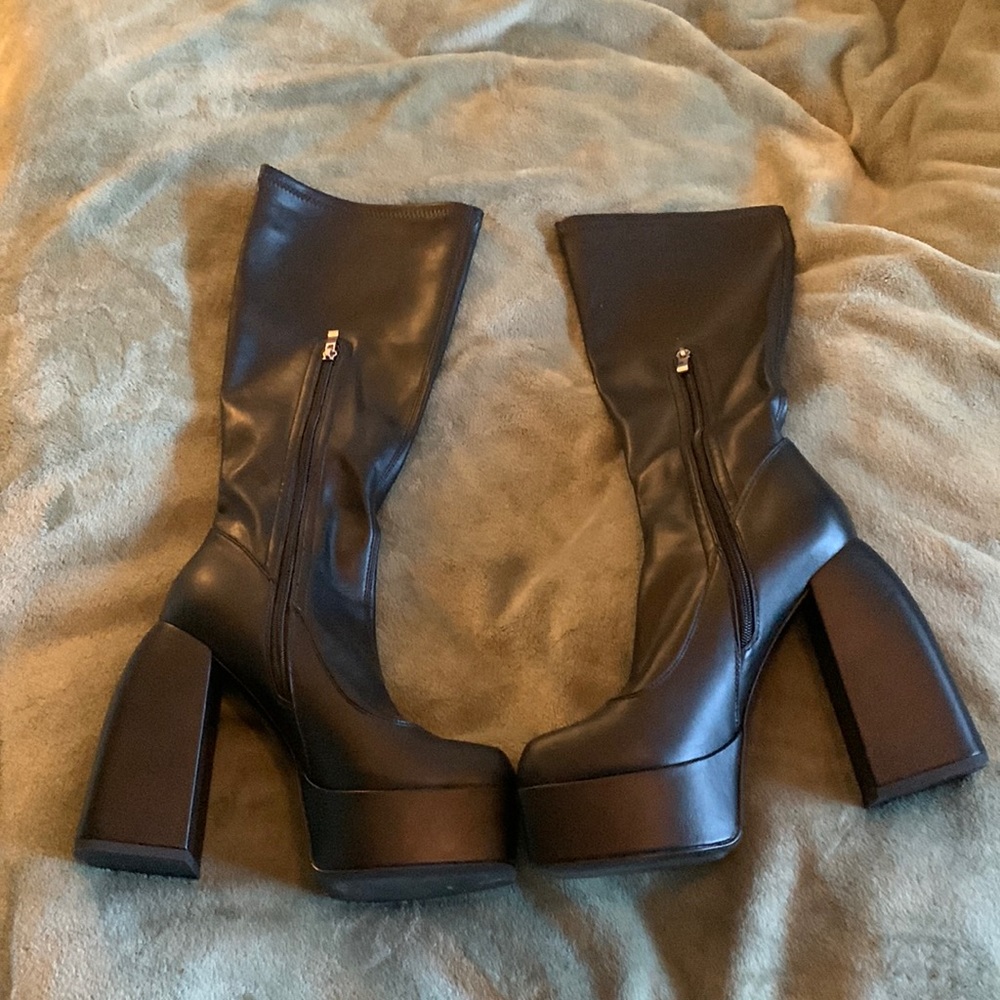 Black platform knee high bratz boots NWOT
